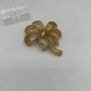 Vintage Trifari ribbon brooch pin vtg 1960s filigree ribbon pin Crown Trifari